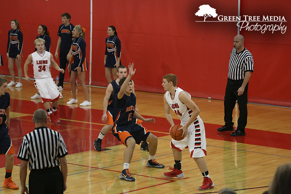 LSA-Dec2013-VarsityBball080